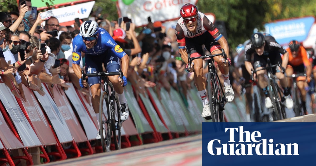 Sénéchal sprints to ‘crazy’ Vuelta stage win after teammate Jakobsen’s flat tyre