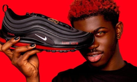 carne Amarillento de acuerdo a Hail Satan shoes: why did the 'Banksy of the internet' put blood in 666 Nike  Air Max? | Fashion | The Guardian