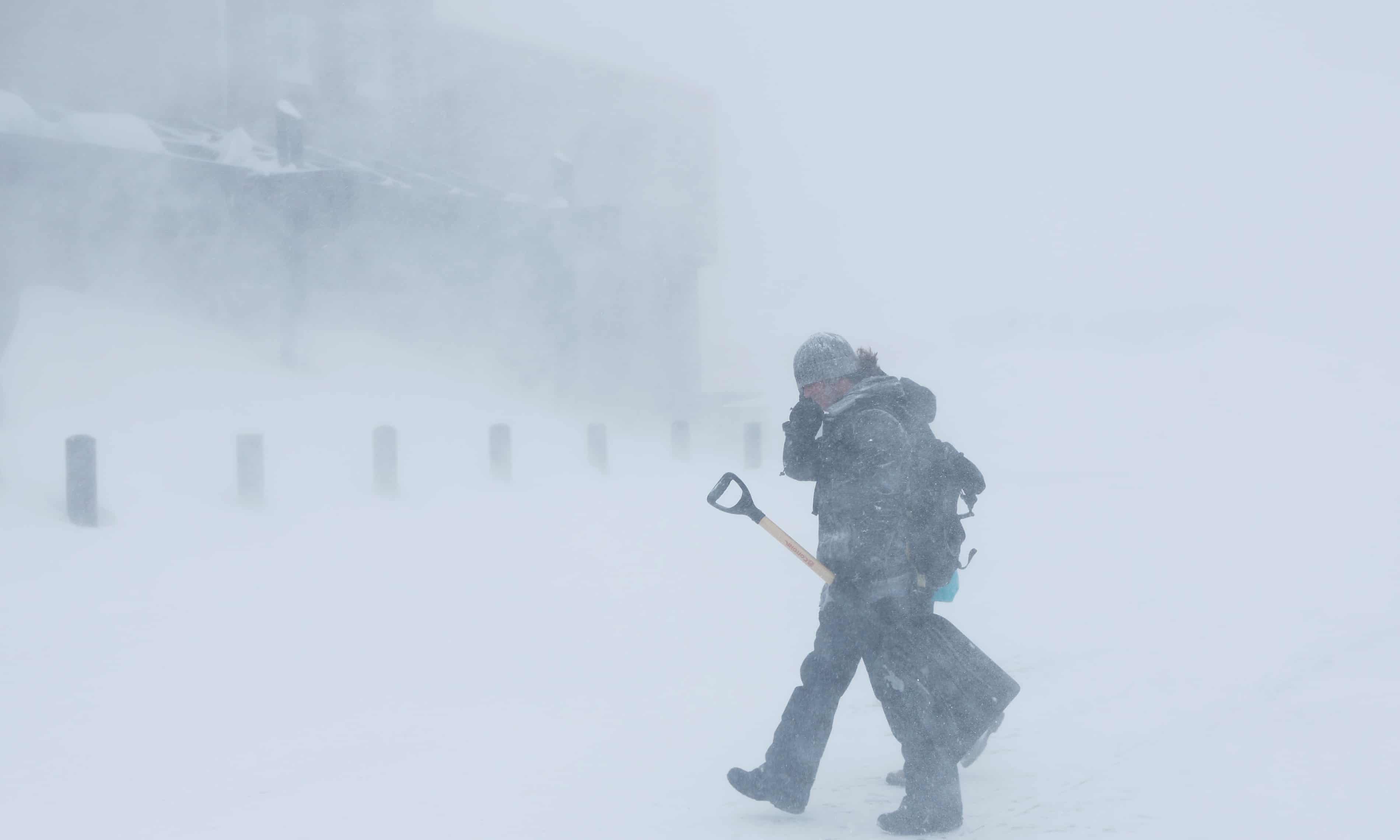 As bad as it gets’: powerful blizzard hits California, closing roads and ski resorts (theguardian.com)