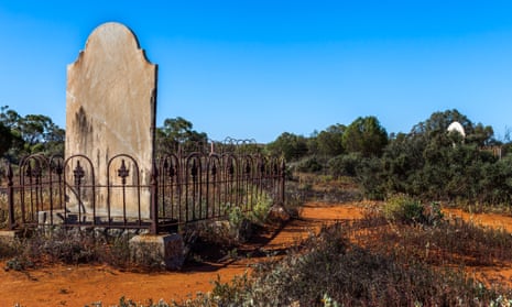 In Jane Harper’s third novel, the body of a cattle farmer is found on an old grave in the Australian outback.