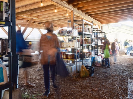 Customers collecting groceries at Nāpili Noho.