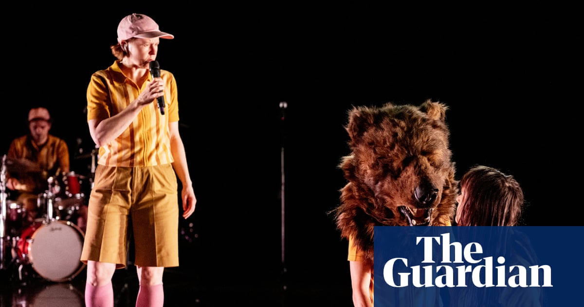 The mystery of the coffee-shop meltdown – told by dancers, a drummer and a brown bear