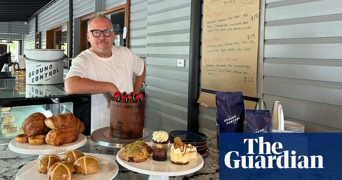 Daylight saving is about to end – and businesses on NSW-Queensland border are celebrating | Australia news Daylight saving is about to end – and businesses on NSW-Queensland border are celebrating | Australia news