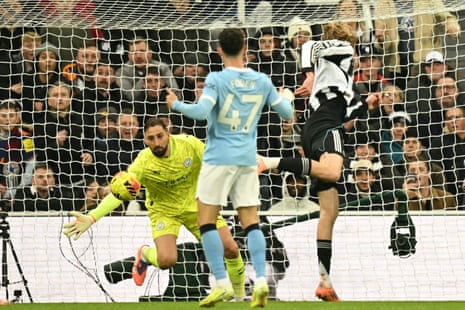 Donnarumma saves from Nick Woltemade.