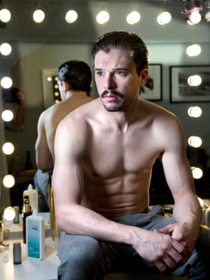 "Χτύπα πριν μπεις"- Ο διάσημος θεατρικός φωτογράφος Σ.Ανάντ "συλλαμβάνει" γνωστούς ηθοποιούς στα καμαρίνια... 16 Kit Harington in True West, Vaudeville theatre, London, 2018