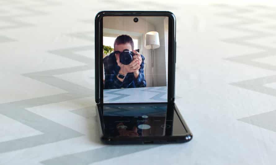 samsung galaxy z flip review back to