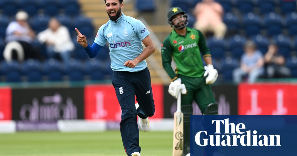 Makeshift England show depth by thrashing Pakistan in first ODI