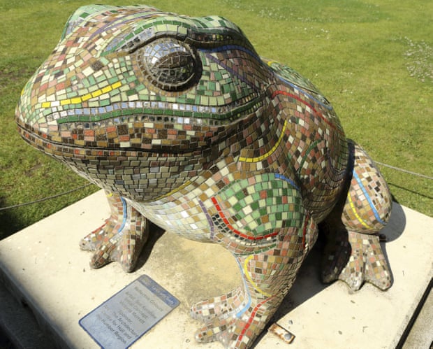 The toad statue in Hull