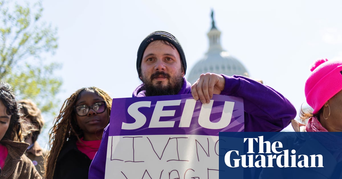 $30 an hour by 2030: new pushes to increase minimum wage in New York and California