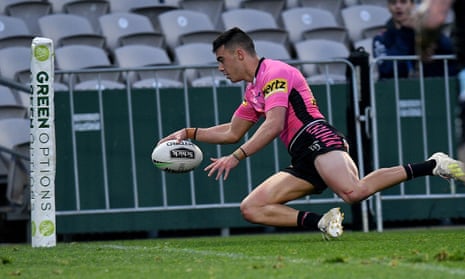 Charlie Staines scores a try against the Sharks on Saturday