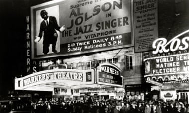 Huge crowds outside Warners’ theatre in Times Square, New York to see The Jazz Singer