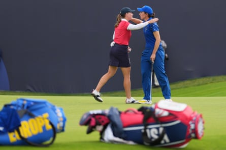Carlota Ciganda and Jennifer Kupcho embrace.