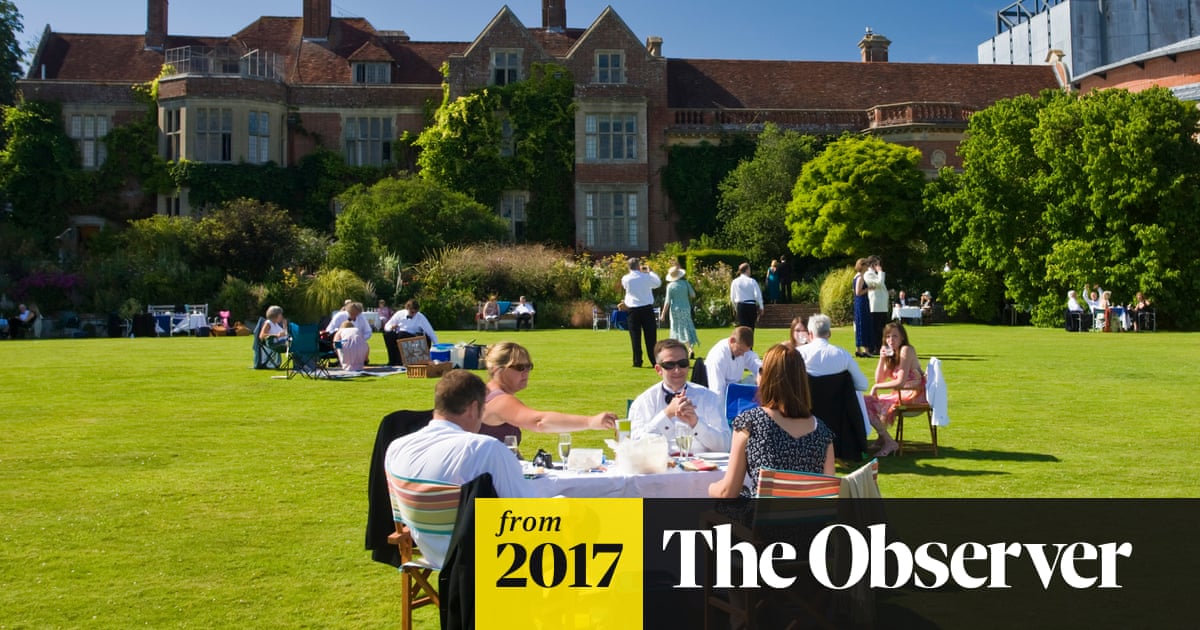 Batons drawn on summer lawns as opera rivals battle for audiences ...