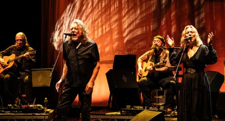 Robert Plant on stage with saving grace