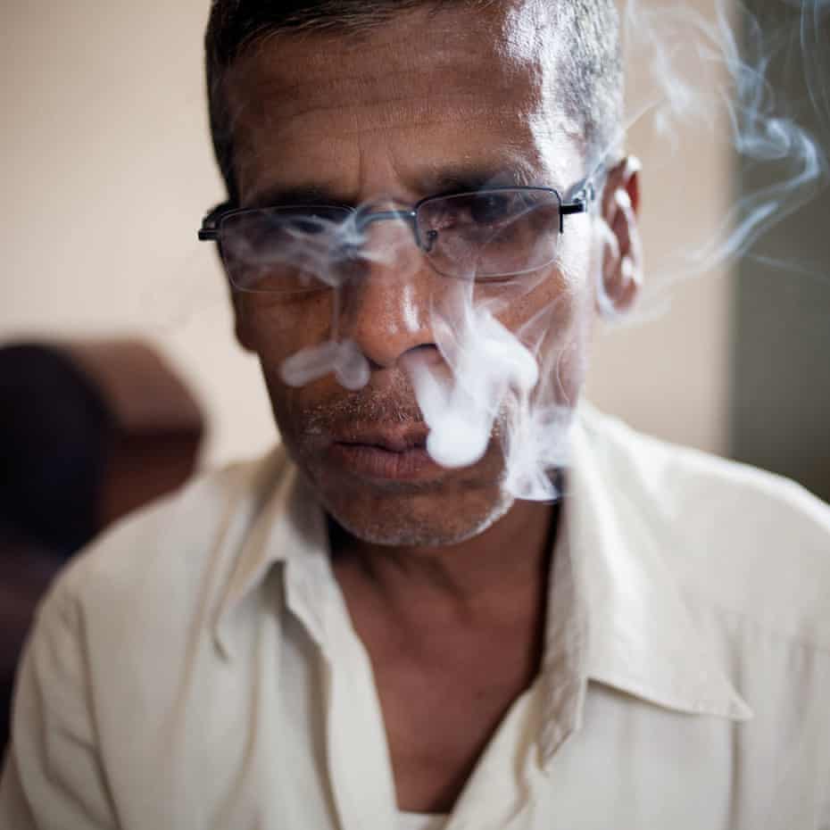 Nipani, India A bidi tobacco taster employed by Shah Chhaganlal Ugarchand, one of the largest tobacco commission agents of the region