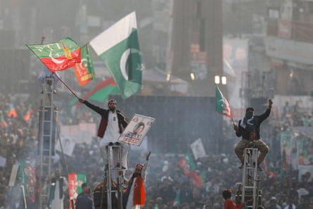 Khan supporters arrived in their tens of thousands to hear their leader speak in Rawalpindi