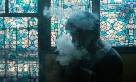 Vaping increases the chances of regular smoking threefold, Australian review finds | Health | The Guardian Vaping increases the chances of regular smoking threefold, Australian review finds | Health | The Guardian
