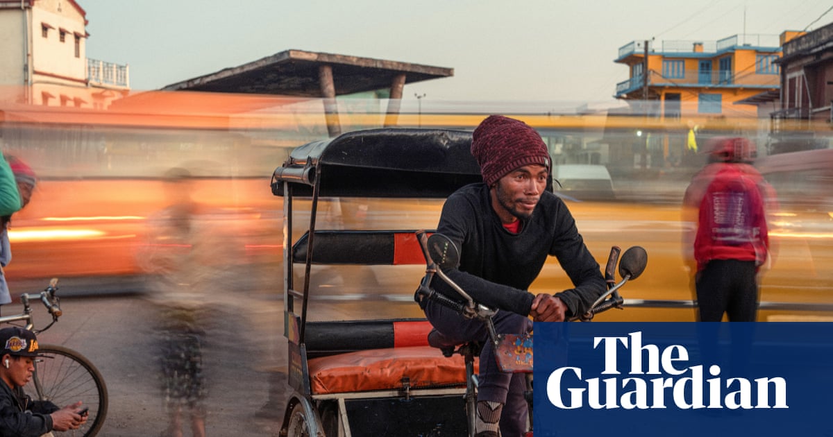 Ultrarunners in secondhand trainers: the rickshaw drivers taking on the world’s toughest races – photo essay