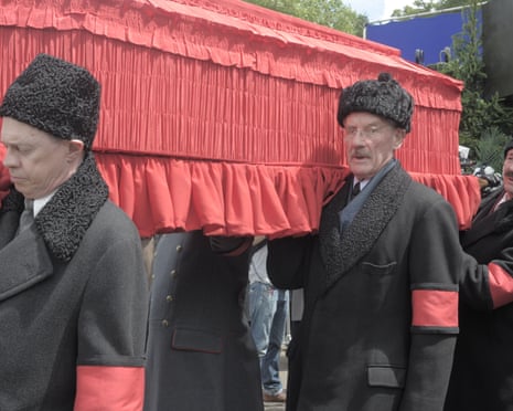 steve buscemi michael palin and paul whitehouse as pallbearers in the death of stalin