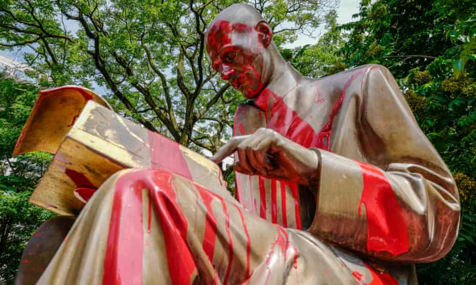 Vandalised statue