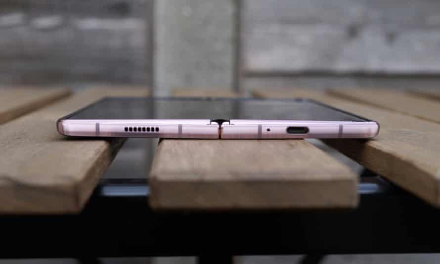 Samsung Galaxy Z Fold 2 Review A 1 800 Folding Phone Tablet That Works Samsung The Guardian Samsung Galaxy Z Fold 2 Review A 1 800 Folding Phone Tablet That Works Samsung The Guardian