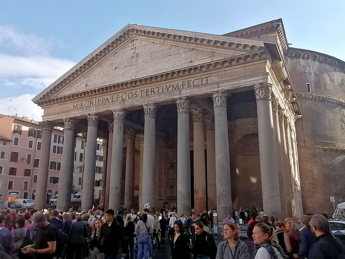 Japanese tourist dies in fall from Pantheon in Rome | Italy | The Guardian