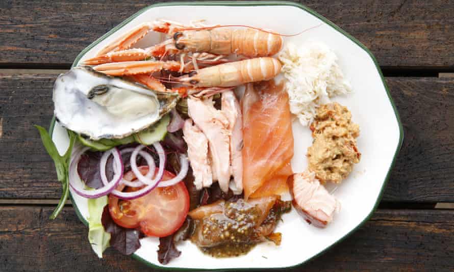 “A plated tasting menu”: seafood platter for one person.