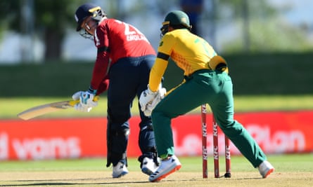 Jason Roy batting in England's second T20 against South Africa