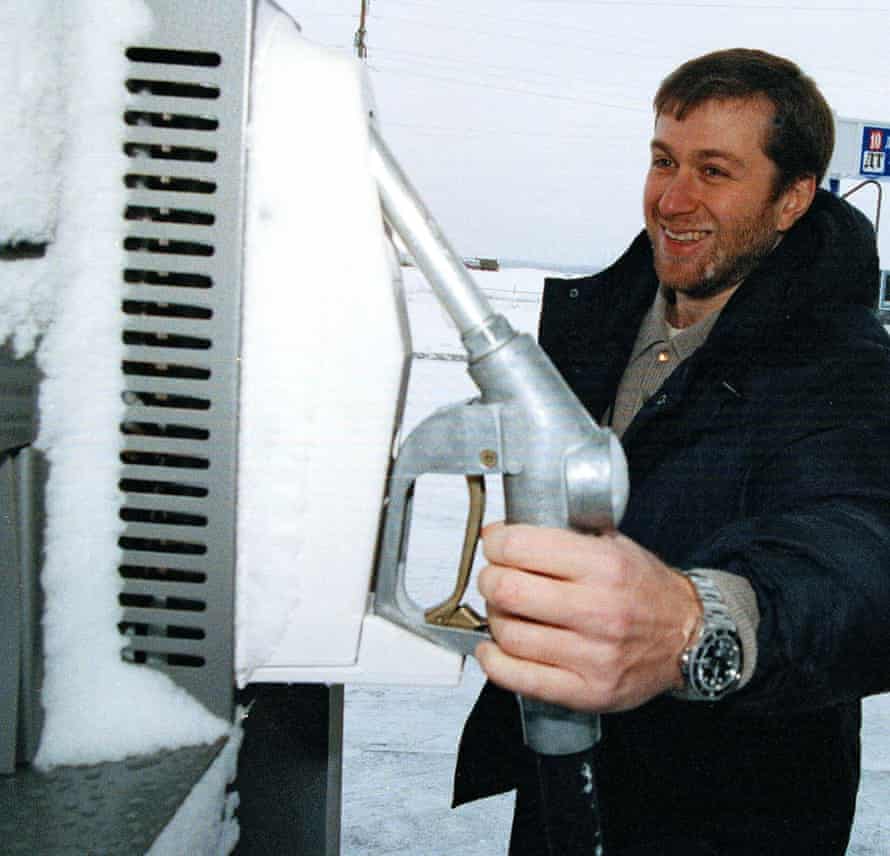 Предприниматель Роман Абрамович во время поездки в 1999 году в Сукотский АО.