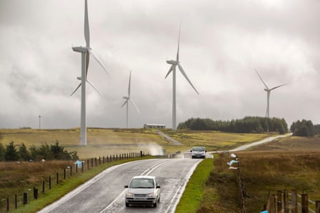 फॉल्डहाउस, वेस्ट लोथियन, स्कॉटलैंड के पास एक पवन फार्म।