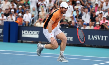 Injured Andy Murray knocked out of Miami Open by Tomas Machac – video highlights
