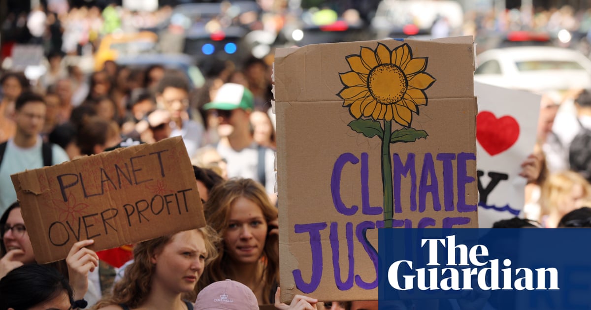 New global panel aims to accelerate move away from fossil fuels