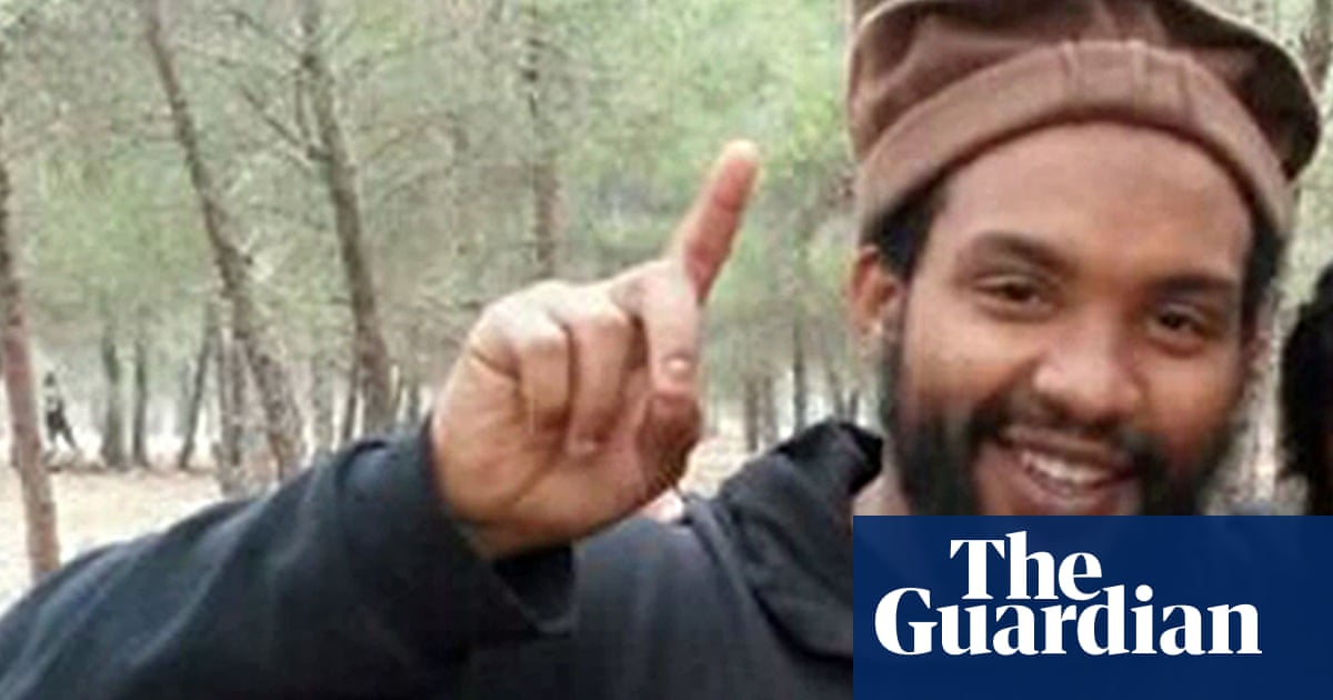 Islamic State: Aine Davis arrested in UK on terrorism charges