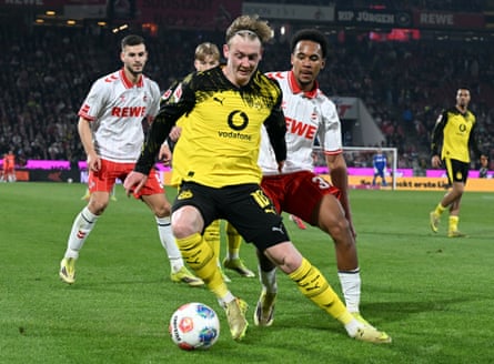 Julian Brandt on the ball against Köln