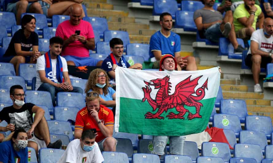 Un fan du Pays de Galles dans les tribunes lors du match du week-end dernier contre l'Italie à Rome