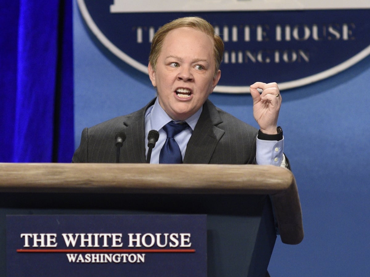 Melissa McCarthy revives impersonation of Sean Spicer on SNL – video | Saturday Night Live | The Guardian
