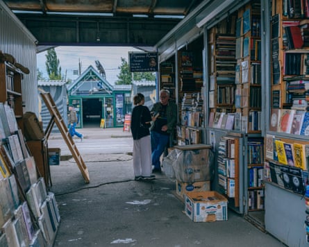 People browsing the books at Kyiv’s Pochaina market.