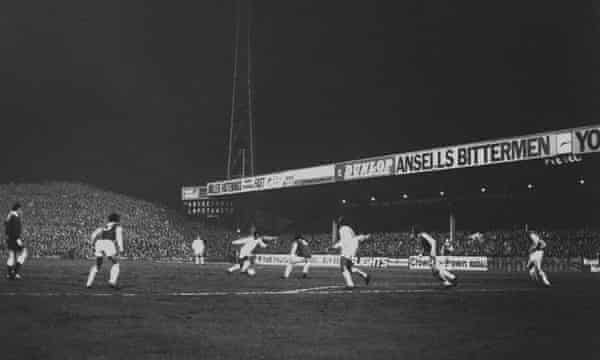 The Forgotten Story Of When Pele And The Santos Circus Came To England Pele The Guardian The Forgotten Story Of When Pele And The Santos Circus Came To England Pele The Guardian