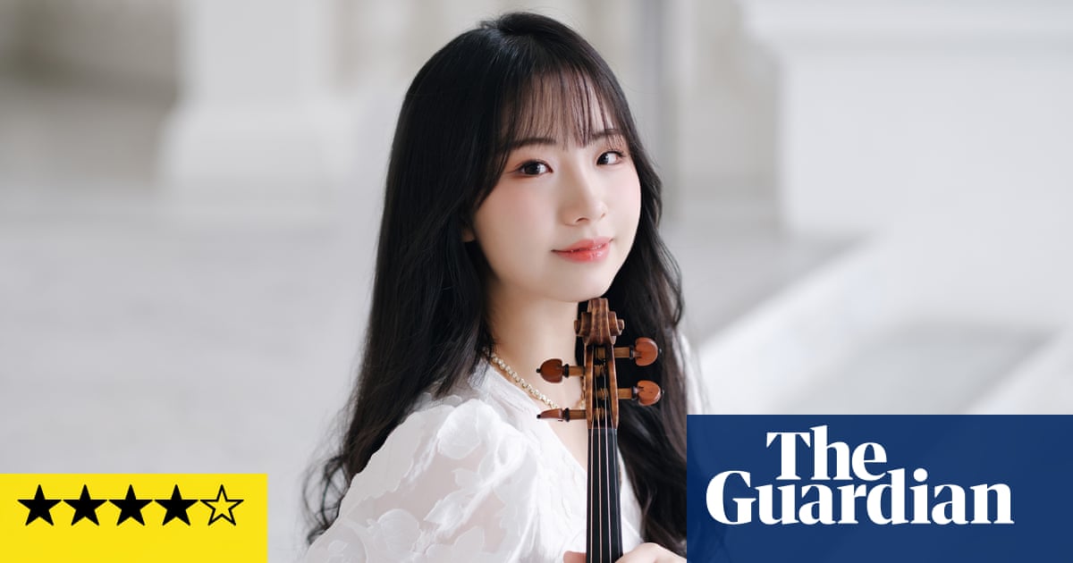 Chloe Chua: Mozart Violin Concertos album review – teenage prodigy’s interpretations are balanced and mature