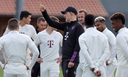 Thomas Tuchel takes training.