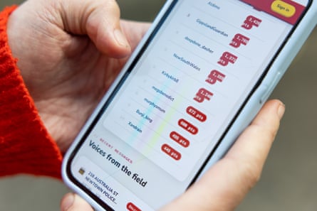 Close up on a smartphone screen showing PayPhoneGo UI interface app