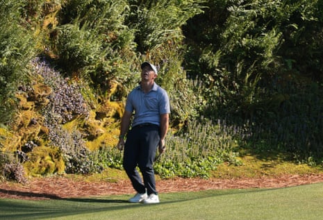 रोरी मैकलरॉय 12वें होल पर प्रतिक्रिया करते हैं।