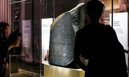 Également disponible en boule à neige… la pierre de Rosette au British Museum.