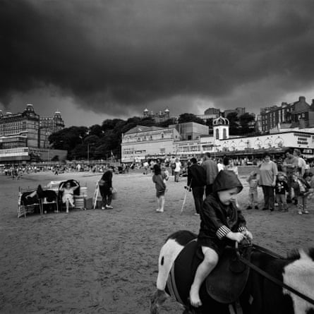 Tyne, Sunday 25 July 1993. West or southwest, 3 or 4 increasing 5 or 6. Showers. Good.