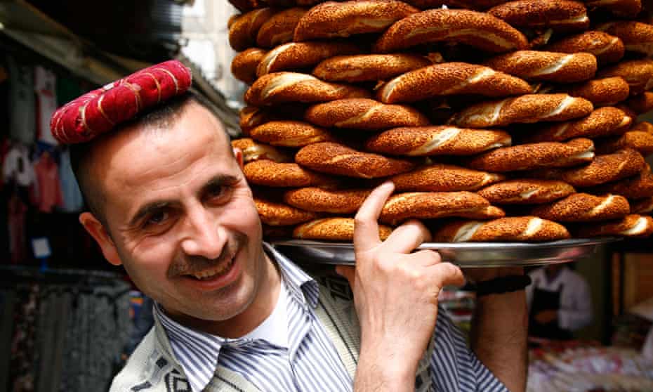 Vendeur de pain Simit, Istanbul, Turquie.