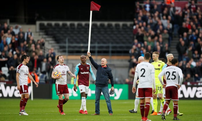 West Ham Chaos As Pitch Invaders And Crowd Trouble Mars Burnley S Win Football The Guardian