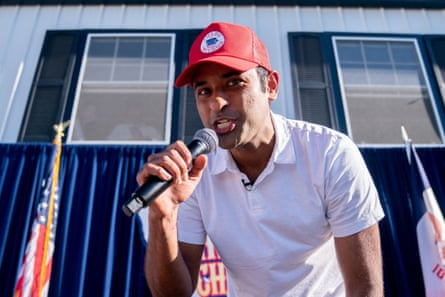 Vivek Ramaswamy raps along to Eminem’s Lose Yourself at the Iowa state fair on 12 August 2023.