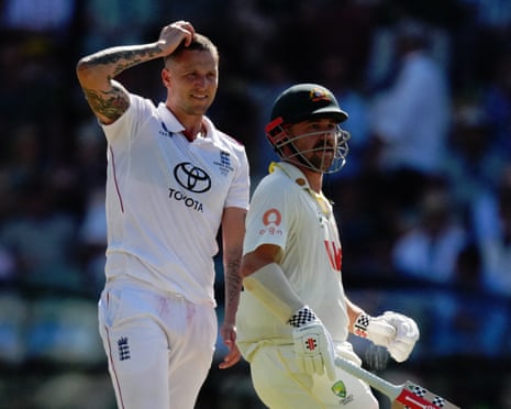 Travis Head smacks a pair of boundaries off Brydon Carse at Adelaide Oval