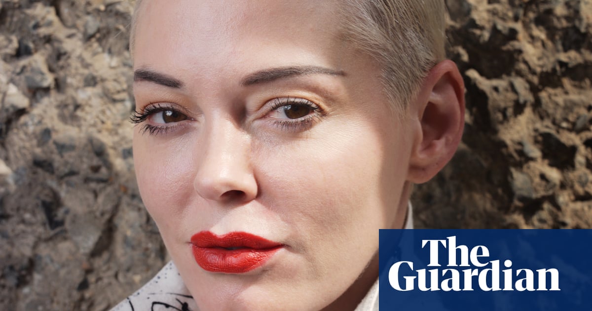 Rose McGowan to make directorial debut with dog animation