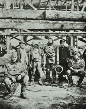 Construction workers for Blackfriars Bridge